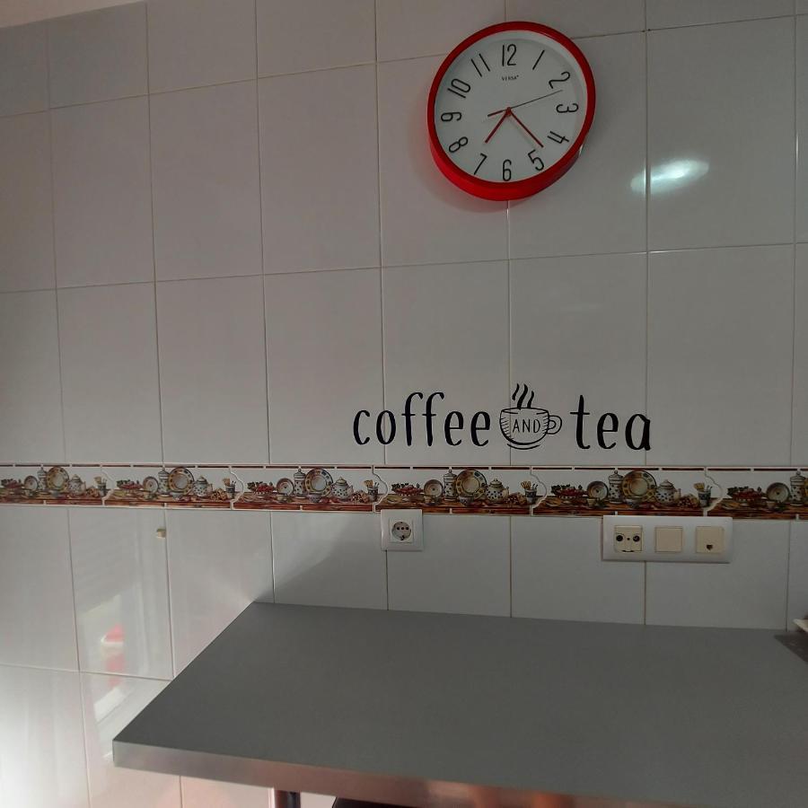 Soleado Piso Con Garaje Y Piscina A 8' Centro Apartment Castro Urdiales Ngoại thất bức ảnh