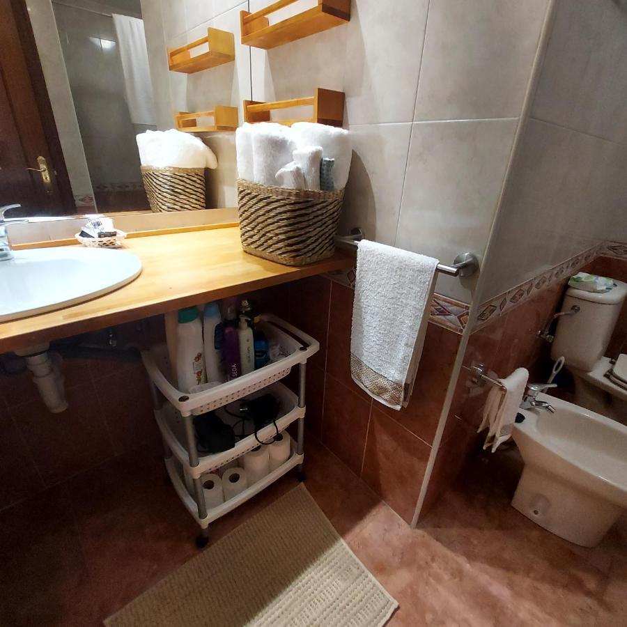 Soleado Piso Con Garaje Y Piscina A 8' Centro Apartment Castro Urdiales Ngoại thất bức ảnh