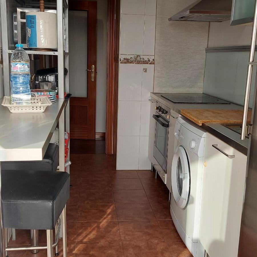 Soleado Piso Con Garaje Y Piscina A 8' Centro Apartment Castro Urdiales Ngoại thất bức ảnh