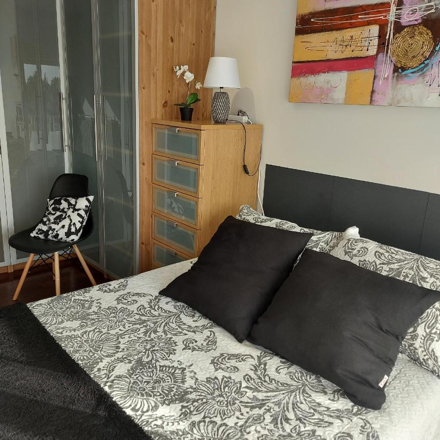 Soleado Piso Con Garaje Y Piscina A 8' Centro Apartment Castro Urdiales Ngoại thất bức ảnh