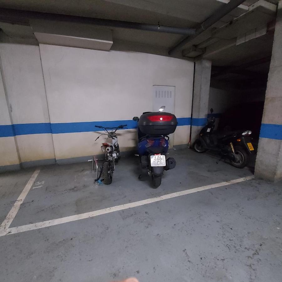 Soleado Piso Con Garaje Y Piscina A 8' Centro Apartment Castro Urdiales Ngoại thất bức ảnh